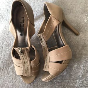 Moda Spana Tan Beige Peep Toe Heels